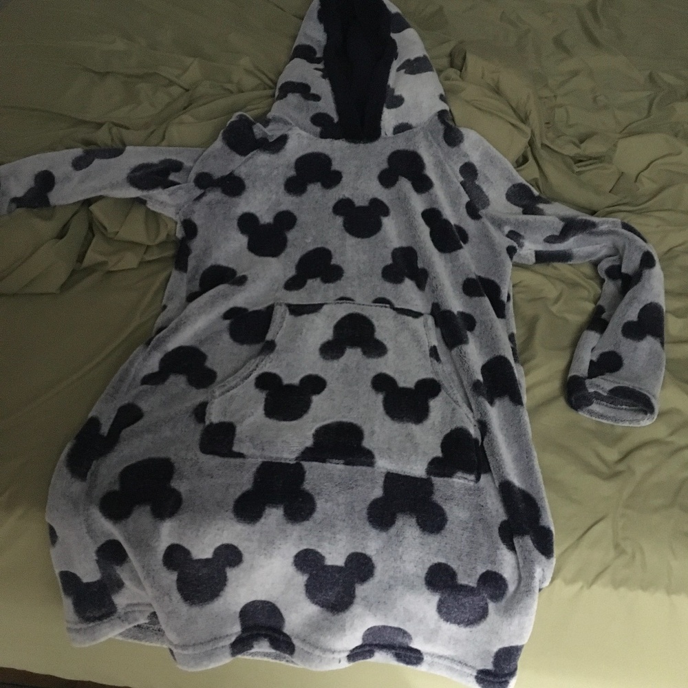 Warm Mickey Mouse nighty